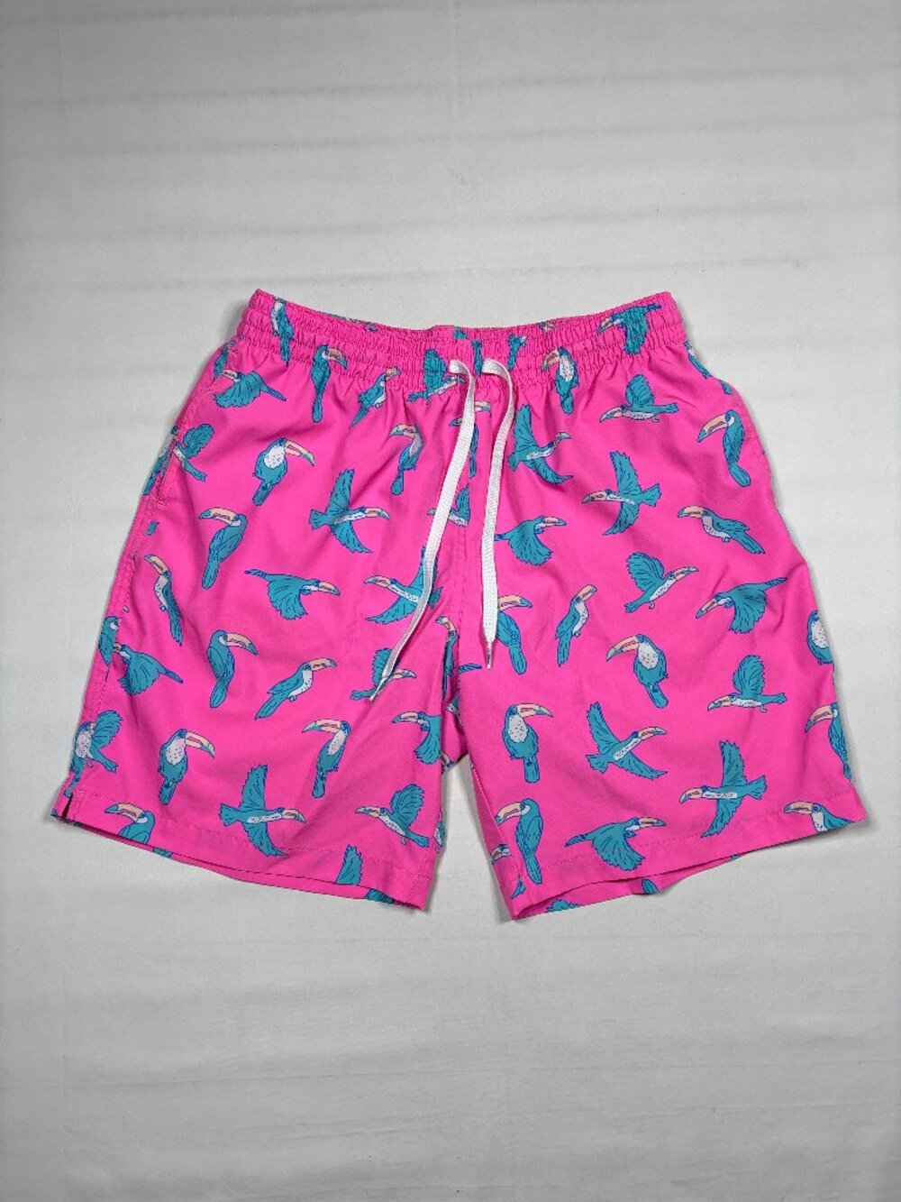 Chubbies The Toucan Do It Swim Trunks Mens Large 7" Inseam Pink Blue Bird Mesh L